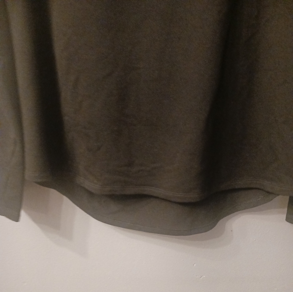 Final $5 Old Navy Split (open) Back Hi-Lo Longsleve Knit Top Sz. L Black - Picture 6 of 6